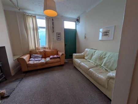 Spreight Lane Steps, Scarborough, YO11 - Photo 2