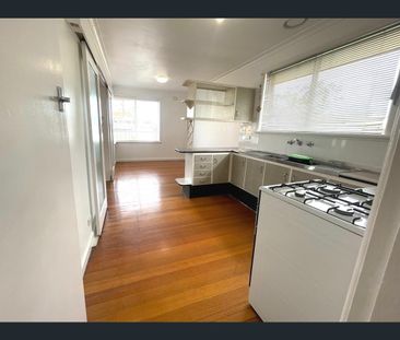 22 Altna Avenue, Airport West, Vic 3042 - Photo 6