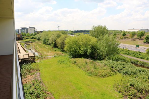 Skylark House, Drake Way, Kennett Island, Reading - Photo 1