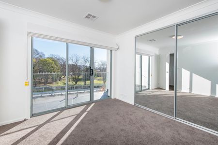4 Isherwood Street, Weston ACT 2611 - Townhouse For Rent | Domain - Photo 5