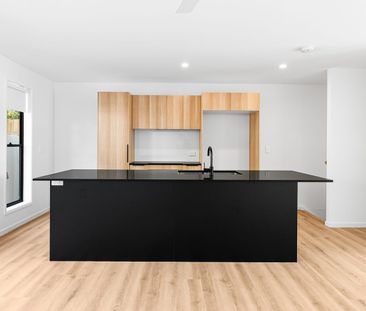 Modern Townhouse Living in Hyde Park Residences - Photo 6