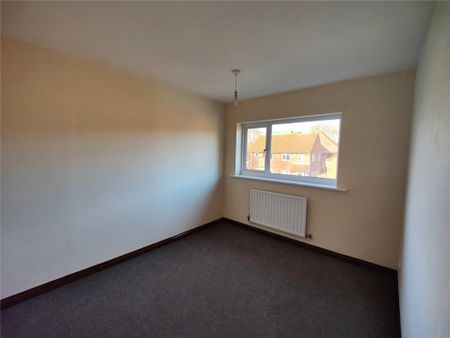 3 bedroom end of terrace house to rent - Photo 3