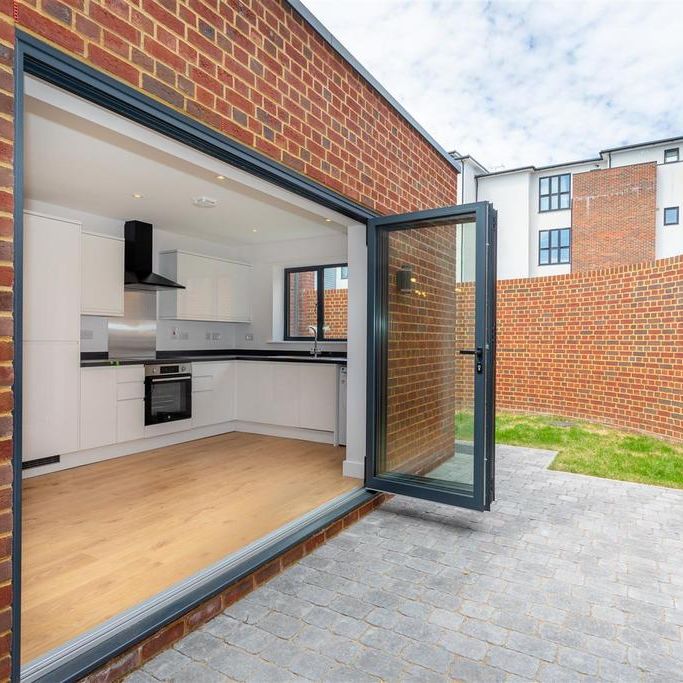 2 bedroom detached house to rent - Photo 1