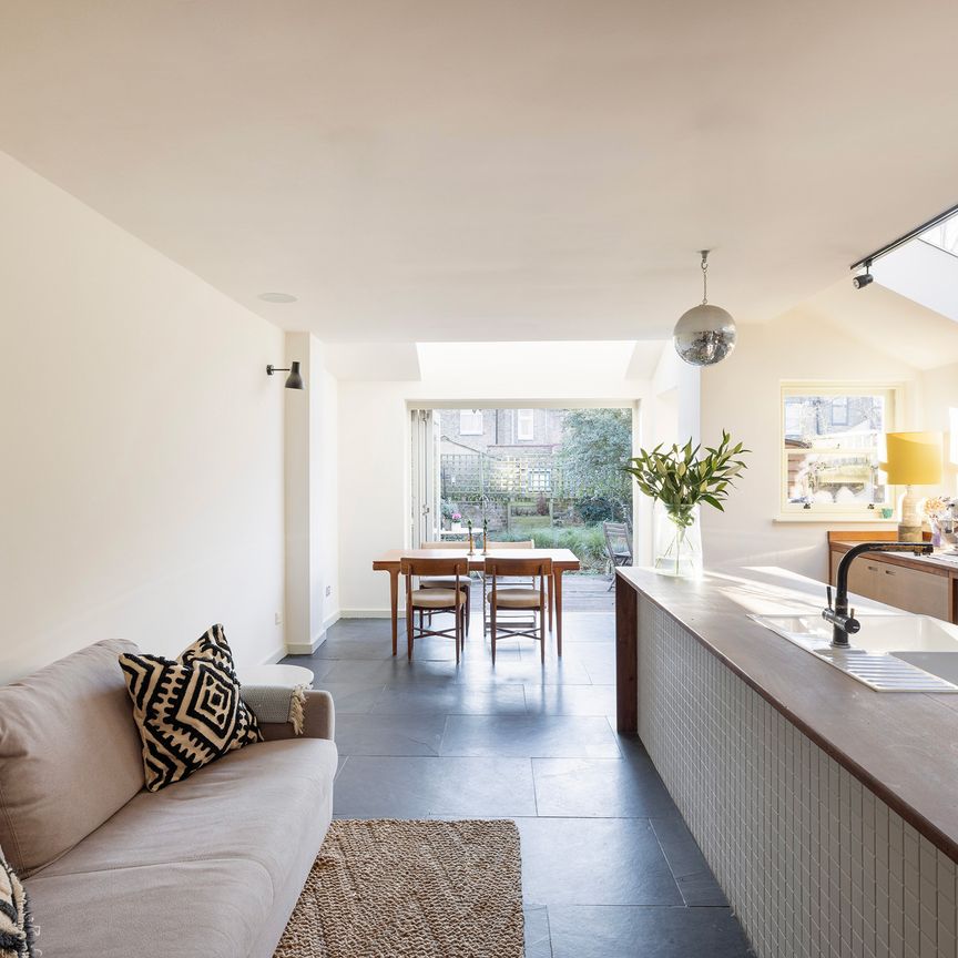 Leighton Gardens - Photo 1