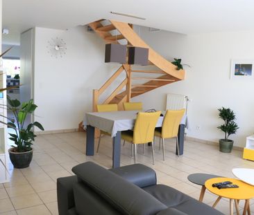 Recent duplexappartement gelegen aan de markt van Lennik. - Photo 6