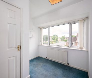 4 bedroom semi-detached house to rent - Photo 5