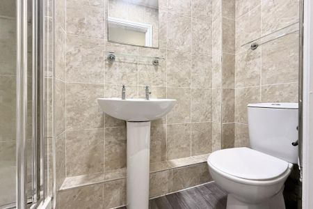 Ground floor flat to rent - Photo 5