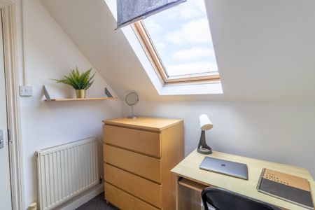 5 Bed Student Accommodation - Photo 3