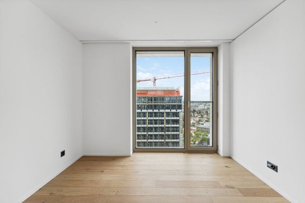 "Modern living in Tower 55!" - Photo 1