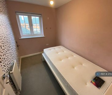 3 bedroom terraced house to rent - Photo 3