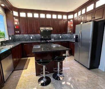 For Lease - 35 Waite Crescent, Whitchurch-Stouffville, Ontario - Photo 1