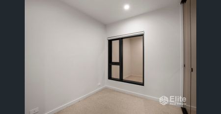 Partially Furnished 2 Bedroom 1 Bathroom Apartment in Royal Melbourne - Photo 3