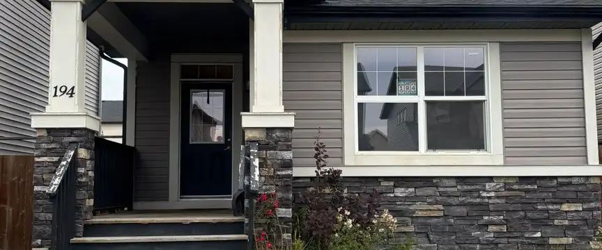 194 Skyview Springs Crescent NE — 5 Bedroom home in Skyview - Photo 1
