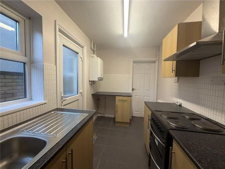 3 bedroom terraced house to rent - Photo 5