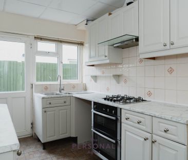 Horsley Close, Epsom - Photo 3