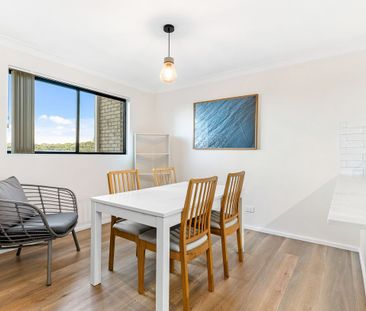 Stylish and Convenient: Modern 2-Bedroom Unit in Engadine - Photo 1