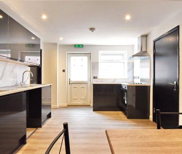 1 bedroom in a house share to rent - Photo 4