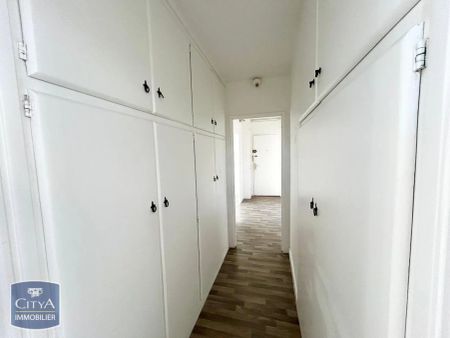 Appartement à louer 5 pièces 81.31m² - Photo 3