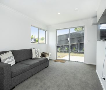 Introducing our near-new, fully furnished studio rooms for rent. - Photo 1