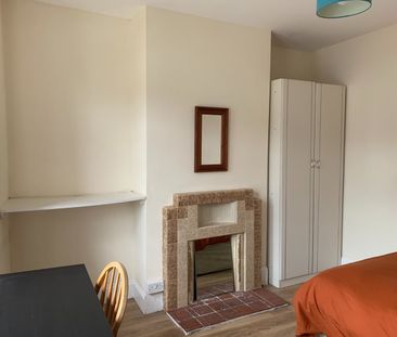 3 Bed Terraced House, Milner Road, BN2 - Photo 4