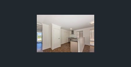 Stunning 4-Bedroom Coastal Home in Yanchep - Photo 3