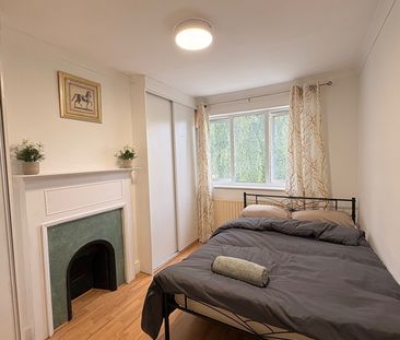 4 Bed Terraced House, Lower Addiscombe Road, CR0 - Photo 2