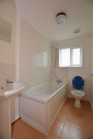 School Road, Winsford, CW7 - Photo 5