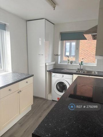 2 bedroom maisonette to rent - Photo 5