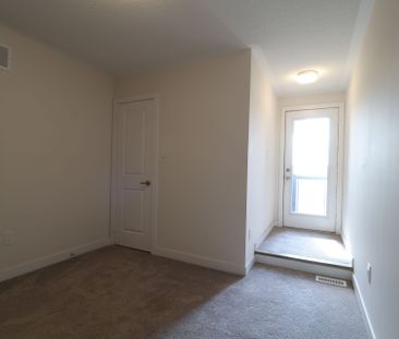 For Lease - 2644 Castlegate Crossing, Pickering, Ontario - Photo 4