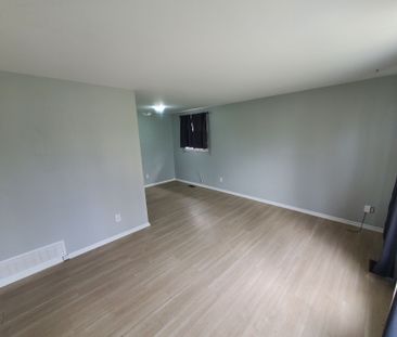 For Lease - 9 Belmont Drive, Brampton, Ontario - Photo 2