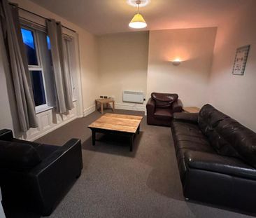 3 bedroom flat to rent - Photo 1