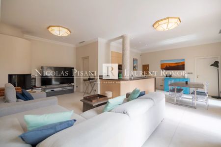 Location Maison 7 pièces 181m² BEAULIEU SUR MER 06310 - Photo 2