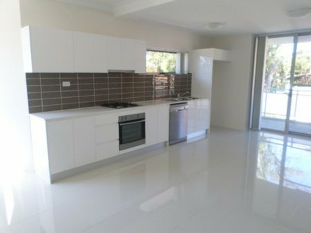 MODERN 2 BEDROOM UNIT - Photo 2