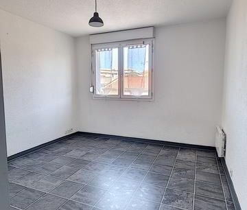 Location Appartement 1 pièce 20m² CLERMONT FERRAND 63000 - Photo 3