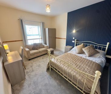 1 bedroom in a house share to rent - Photo 2