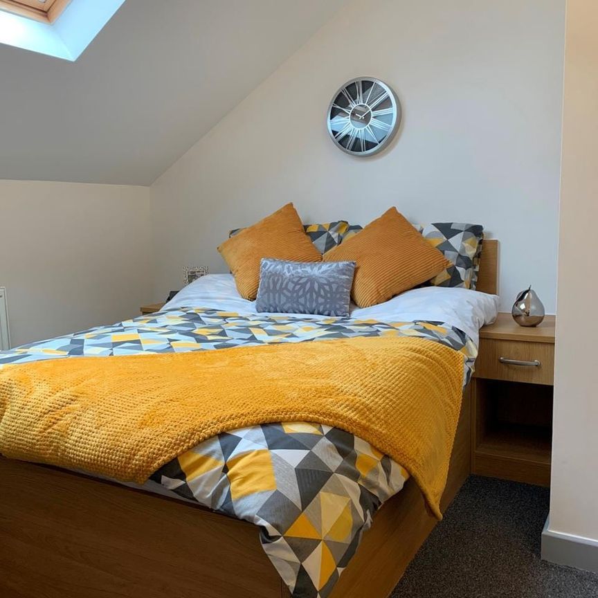 Room in a Shared Flat, Regent Road, LE1 - Photo 1