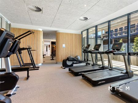 3101/560 Lonsdale Street - Photo 2