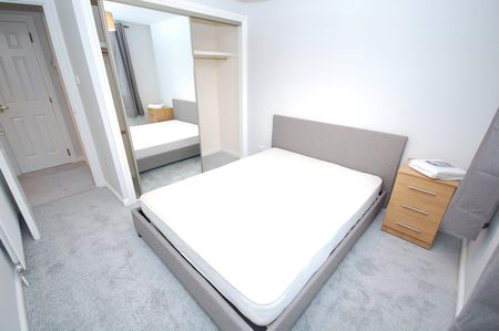 2 bedroom apartment to rent - Photo 4