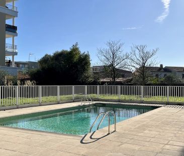 Antibes - location studio dans résidence avec piscine - Photo 1