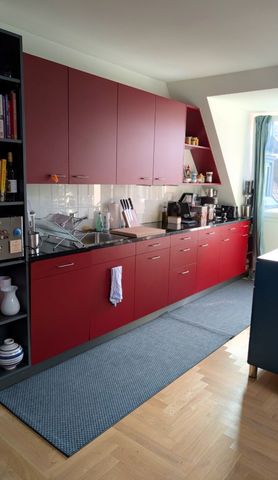 Charming 3.5-room attic apartment in a historic building - Photo 4