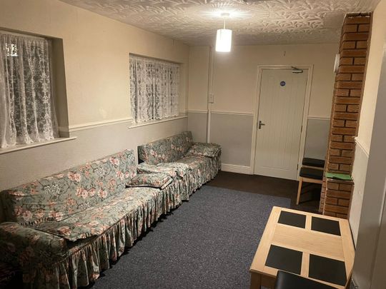 Room in a Shared House, Ivor Road, B11 - Photo 1