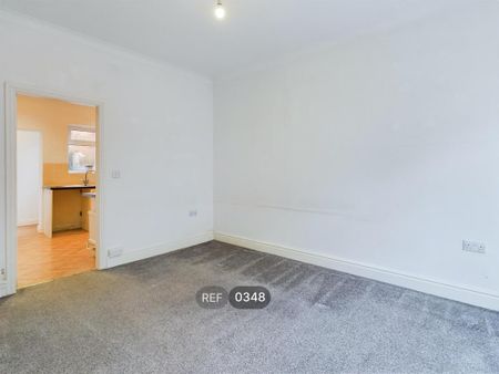 2 bedroom terraced house to rent - Photo 2