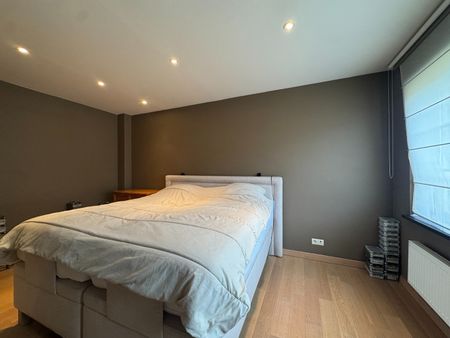 Ruim en kwalitatief appartement met groot terras en autostaanplaats te huur in Bornem - Photo 4