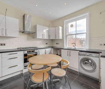 3 bedroom flat to rent - Photo 2