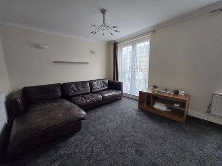 3 bedroom terraced house to rent - Photo 2