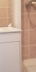 STUDIO AVEC CHAMBRE SALON DE PROVENCE - Photo 4