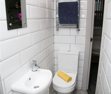 1 bedroom in a house share to rent - Photo 6