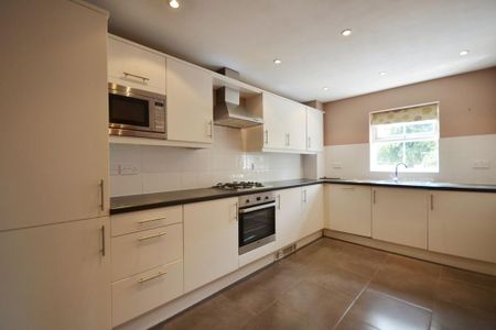 2 bedroom flat to rent - Photo 4