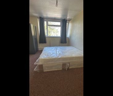 Room in a Shared House, Swinford Gardens, SW9 - Photo 4