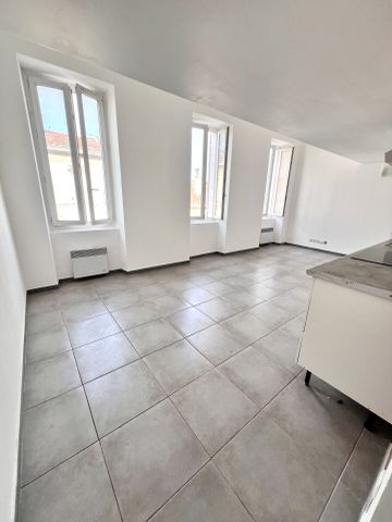 Appartement 3 pièces 40m2 MARSEILLE 3EME 690 euros - Photo 2